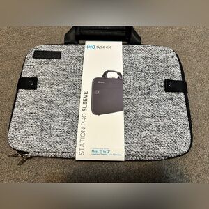 SPECK Station Pro Sleeve Laptop/ iPad/ Tablet Case 11” X 14” Gray